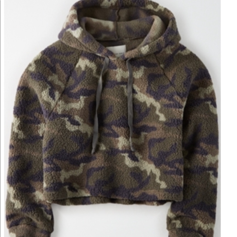 American Eagle Fuzzy Sherpa Camo Crop Hoodie - Picture 1 of 4